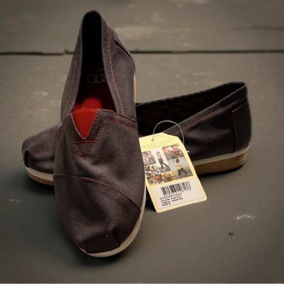 Toms Men Classic Audi Ash New in Box
Size 8 Limited Edition  Gray NWT - Picture 4 of 15